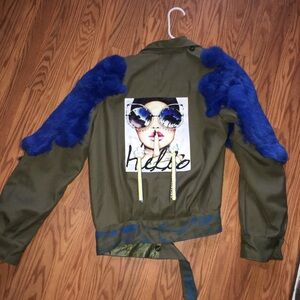 Stylish Olive Green Jacket with Blue Accents